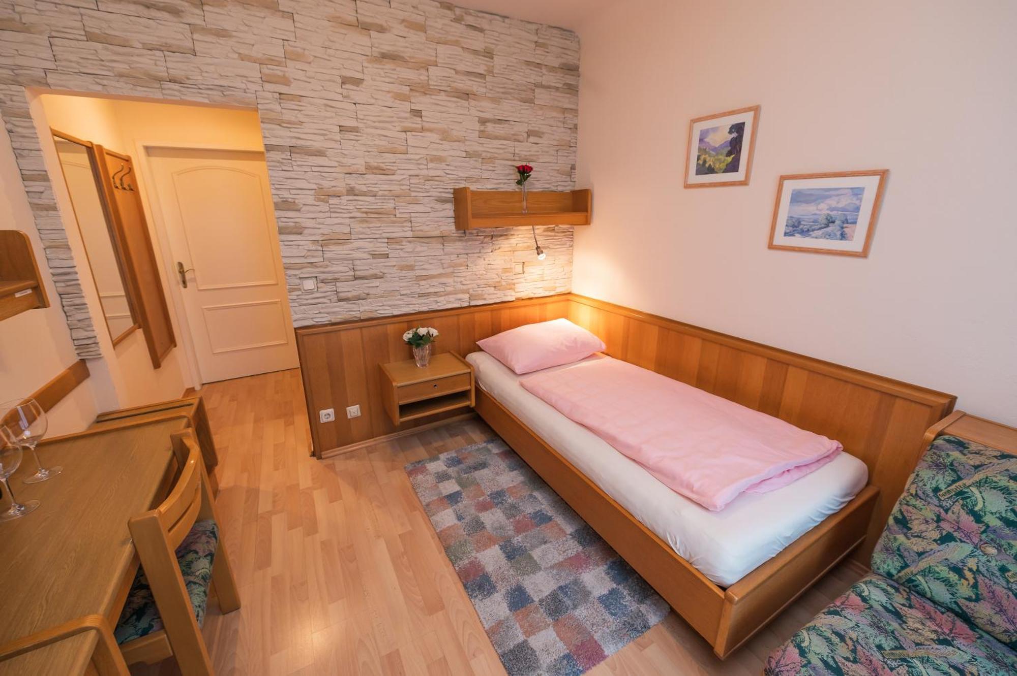 Ferien Beim Treiber Hotell Bad Tatzmannsdorf Rom bilde