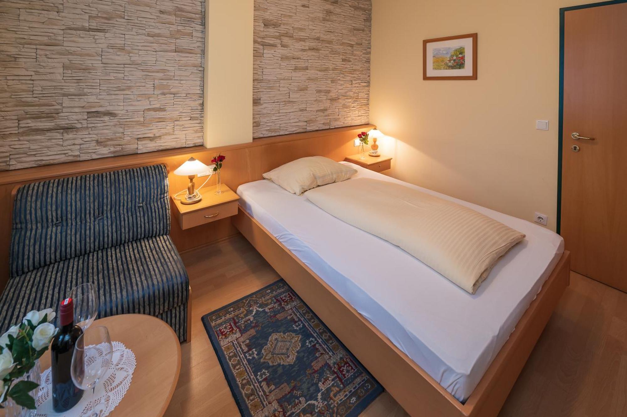 Ferien Beim Treiber Hotell Bad Tatzmannsdorf Rom bilde